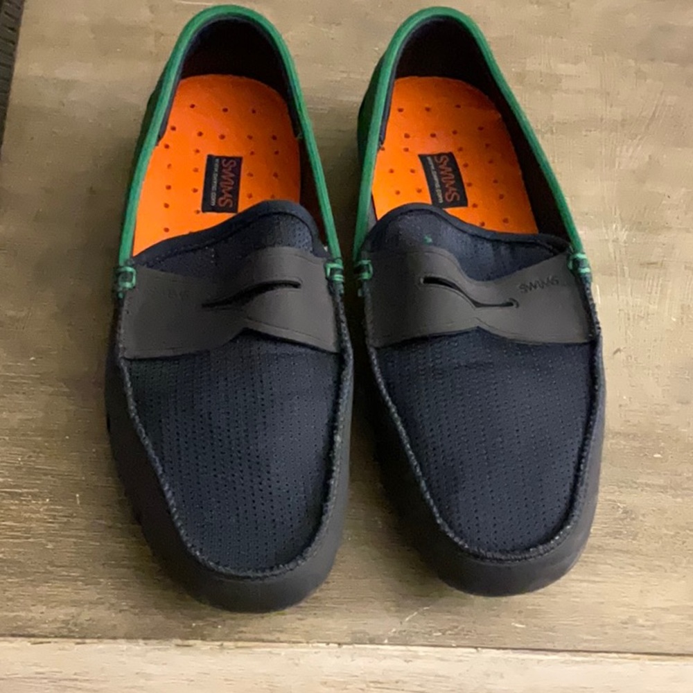 Mens SWIMS driving Mocs waterproof swim shoe size 8. Navy and Green Retail $160